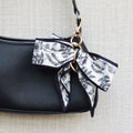 Stoffen strik bag chain - Goud, blauw en wit